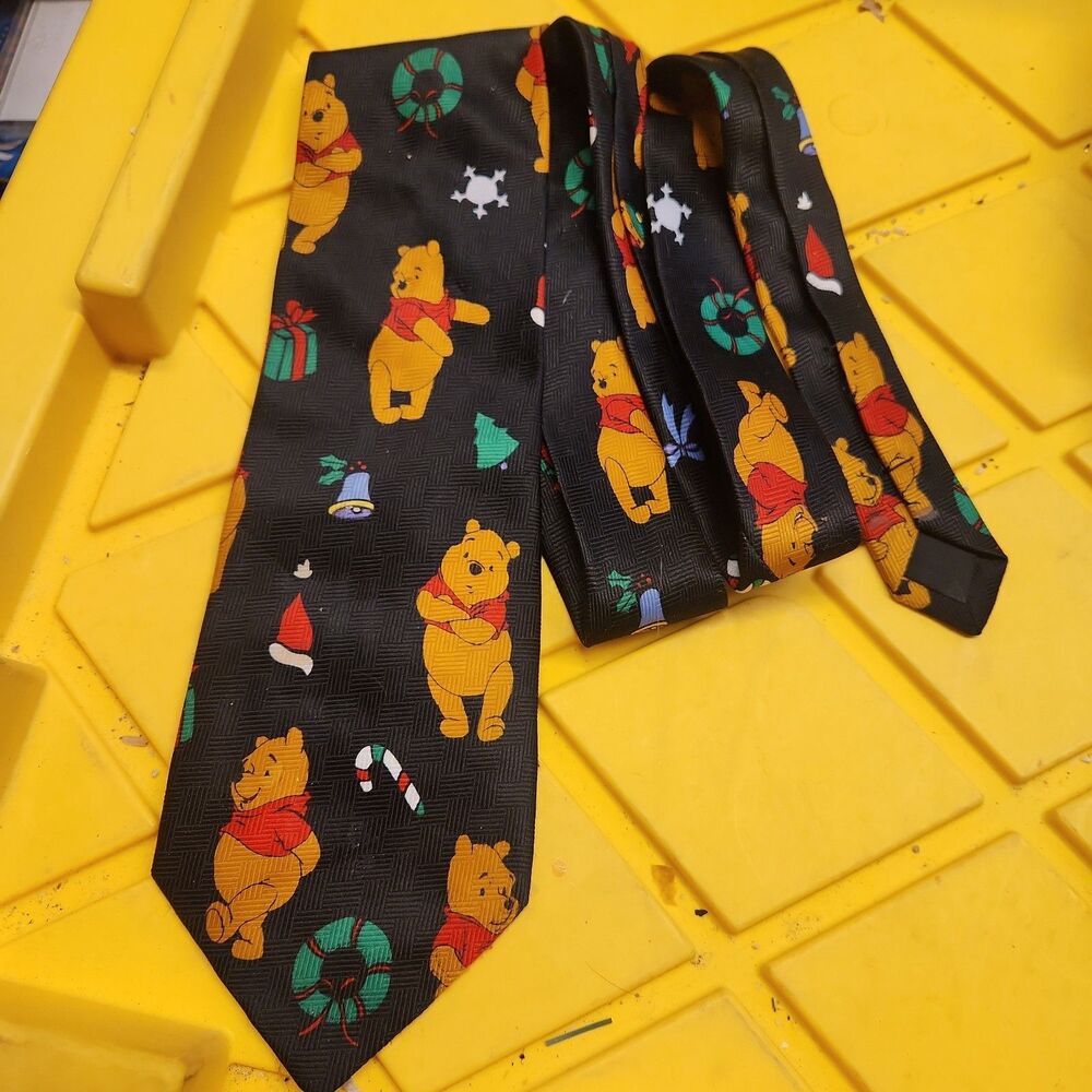 Vintage Disney Mens Necktie Black Winnie the Pooh Christmas Holiday 56"